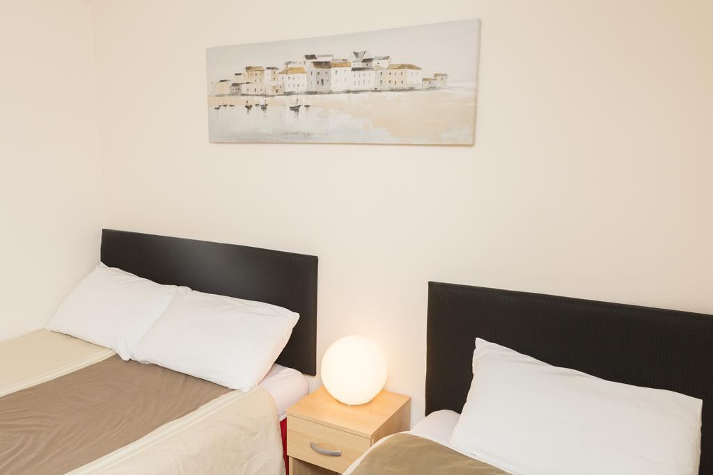 Southend Guest House - Close To Beach, Train Station & Southend Airport Rum bild