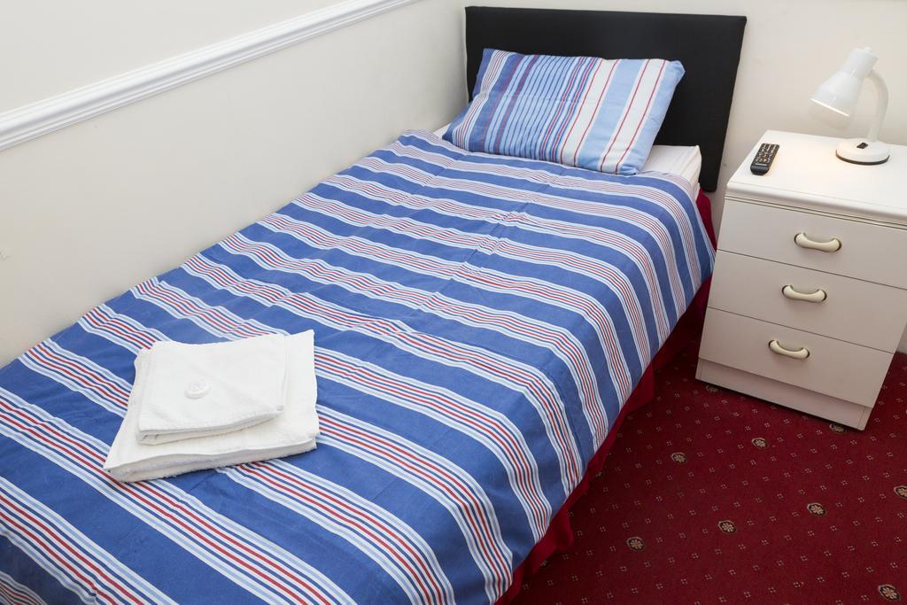 Southend Guest House - Close To Beach, Train Station & Southend Airport Rum bild