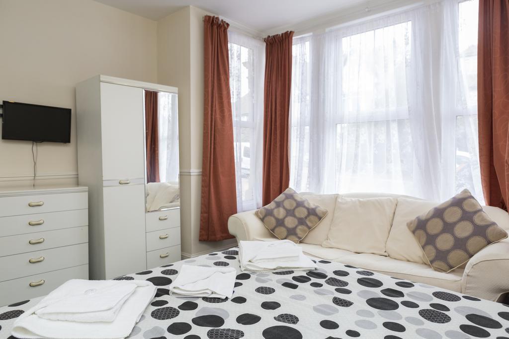 Southend Guest House - Close To Beach, Train Station & Southend Airport Rum bild